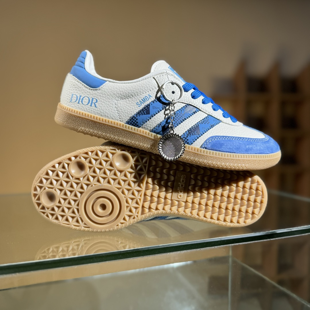 adidas originals Samba OG x DIOR 蓝白 桑巴舞系列复古经典轻便板鞋  XR0004
