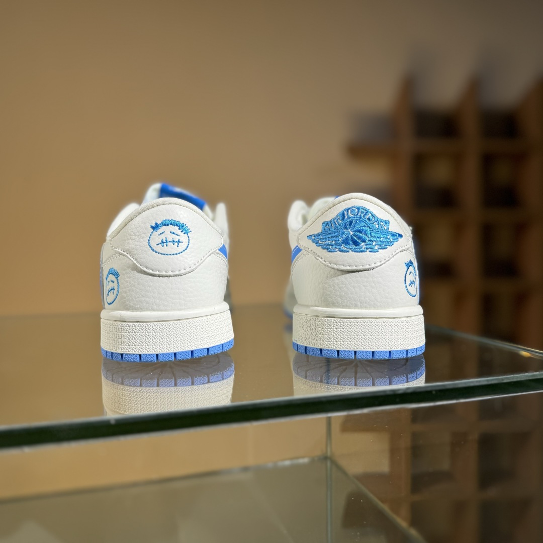 Travis Scott x Fragment Design x Air Jordan 1 Low OG SP AJ1 乔1 叮当猫 低帮文化休闲板鞋 XS2024-068 Travis Scott x Fragment Design x Air Jordan 1 Low OG SP AJ1 乔1 叮当猫 低帮文化休闲板鞋 XS2024-068