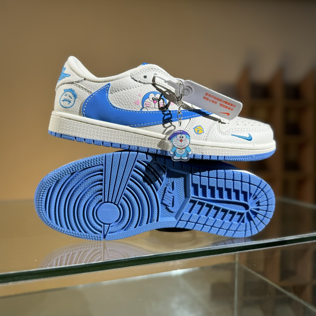 Travis Scott x Fragment Design x Air Jordan 1 Low OG SP AJ1 乔1 叮当猫 低帮文化休闲板鞋 XS2024-068 Travis Scott x Fragment Design x Air Jordan 1 Low OG SP AJ1 乔1 叮当猫 低帮文化休闲板鞋 XS2024-068