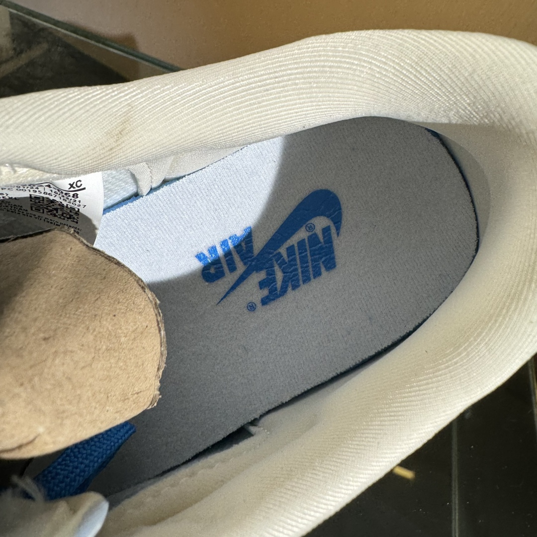 Travis Scott x Fragment Design x Air Jordan 1 Low OG SP AJ1 乔1 叮当猫 低帮文化休闲板鞋 XS2024-068 Travis Scott x Fragment Design x Air Jordan 1 Low OG SP AJ1 乔1 叮当猫 低帮文化休闲板鞋 XS2024-068