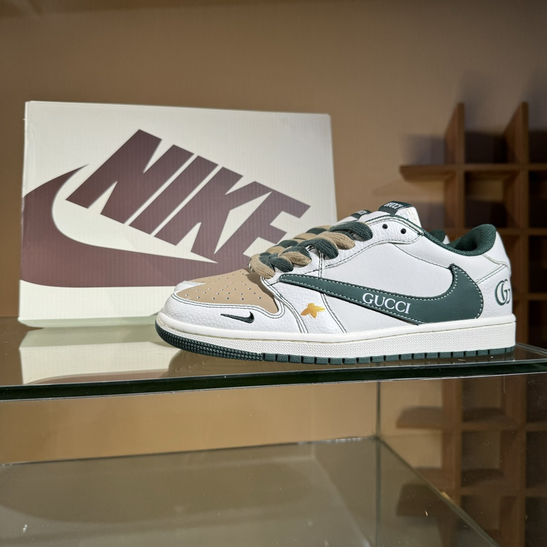 Travis Scott x Fragment Design x Air Jordan 1 Low OG SP AJ1 乔1 古驰联名 墨绿白棕 低帮文化休闲板鞋 XZ5749-006-莆田鞋,莆田鞋货源,高仿鞋,高仿鞋货源,安福档口,莆田高仿鞋,莆田鞋批发,高仿鞋批发,莆田高仿运动鞋,高仿运动鞋,莆田运动鞋 Travis Scott x Fragment Design x Air Jordan 1 Low OG SP AJ1 乔1 古驰联名 墨绿白棕 低帮文化休闲板鞋 XZ5749-006
