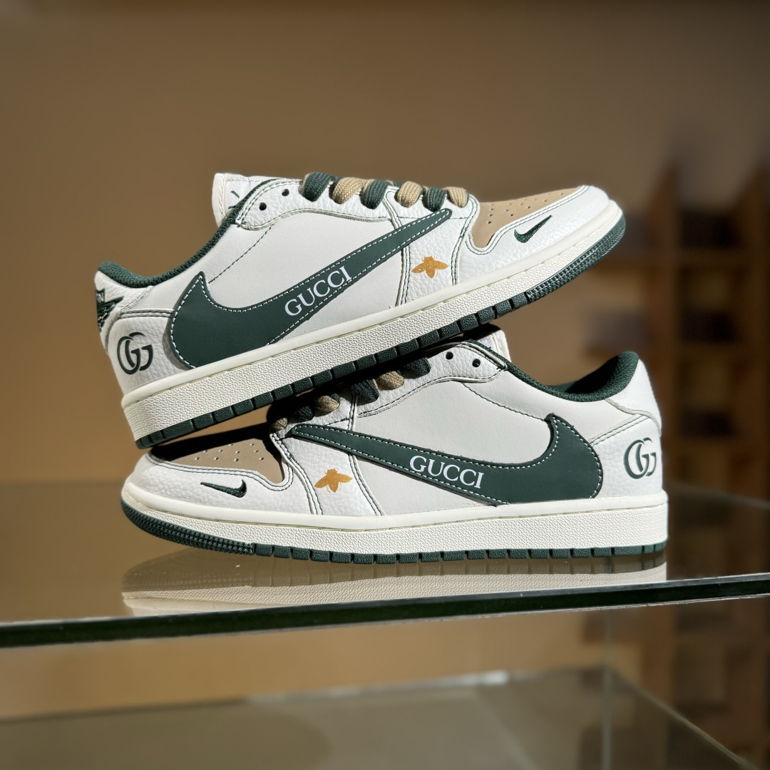 Travis Scott x Fragment Design x Air Jordan 1 Low OG SP AJ1 乔1 古驰联名 墨绿白棕 低帮文化休闲板鞋 XZ5749-006-莆田鞋,莆田鞋货源,高仿鞋,高仿鞋货源,安福档口,莆田高仿鞋,莆田鞋批发,高仿鞋批发,莆田高仿运动鞋,高仿运动鞋,莆田运动鞋 Travis Scott x Fragment Design x Air Jordan 1 Low OG SP AJ1 乔1 古驰联名 墨绿白棕 低帮文化休闲板鞋 XZ5749-006