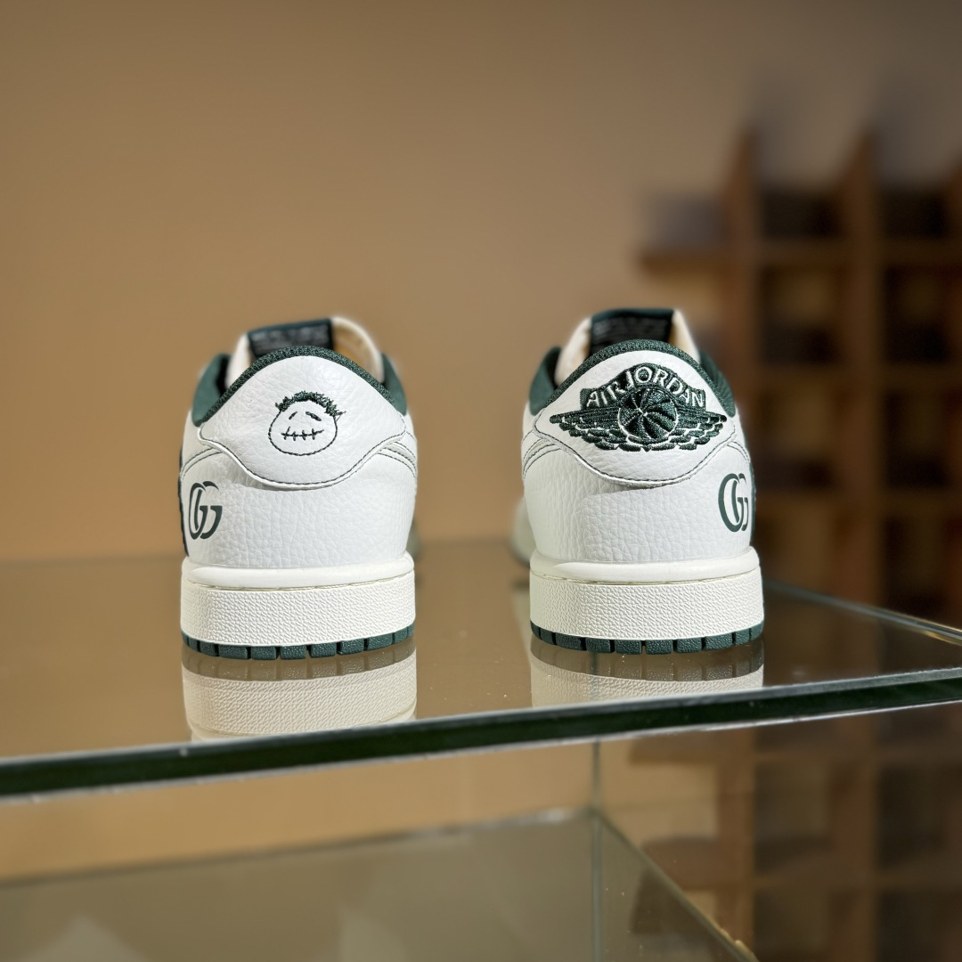 Travis Scott x Fragment Design x Air Jordan 1 Low OG SP AJ1 乔1 古驰联名 墨绿白棕 低帮文化休闲板鞋 XZ5749-006-莆田鞋,莆田鞋货源,高仿鞋,高仿鞋货源,安福档口,莆田高仿鞋,莆田鞋批发,高仿鞋批发,莆田高仿运动鞋,高仿运动鞋,莆田运动鞋 Travis Scott x Fragment Design x Air Jordan 1 Low OG SP AJ1 乔1 古驰联名 墨绿白棕 低帮文化休闲板鞋 XZ5749-006