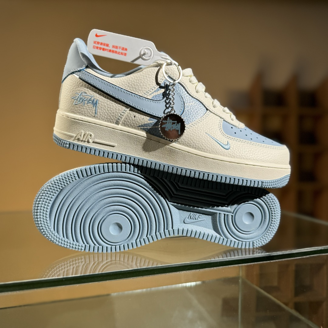 Nike Air Force 1'07 Low 斯图西联名 蓝涂鸦 空军一号低帮休闲板鞋 KK1988-090-Chinese UA Cheap High Quatity Brand Clothes Bags handbags Sneakers wholesale wholesaler seller from China Factory suppliers Fashion Clothing Shoes best Quality Beautiful Price Nike Air Force 1'07 Low 斯图西联名 蓝涂鸦 空军一号低帮休闲板鞋 KK1988-090