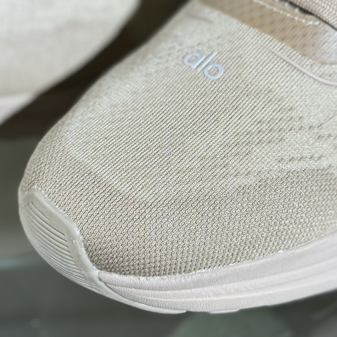 alo yoga Alo Runner 舒适百搭防滑透气 低帮跑步鞋 A0590UCC-Chinese UA Cheap High Quatity Brand Clothes Bags handbags Sneakers wholesale wholesaler seller from China Factory suppliers Fashion Clothing Shoes best Quality Beautiful Price alo yoga Alo Runner 舒适百搭防滑透气 低帮跑步鞋 A0590UCC