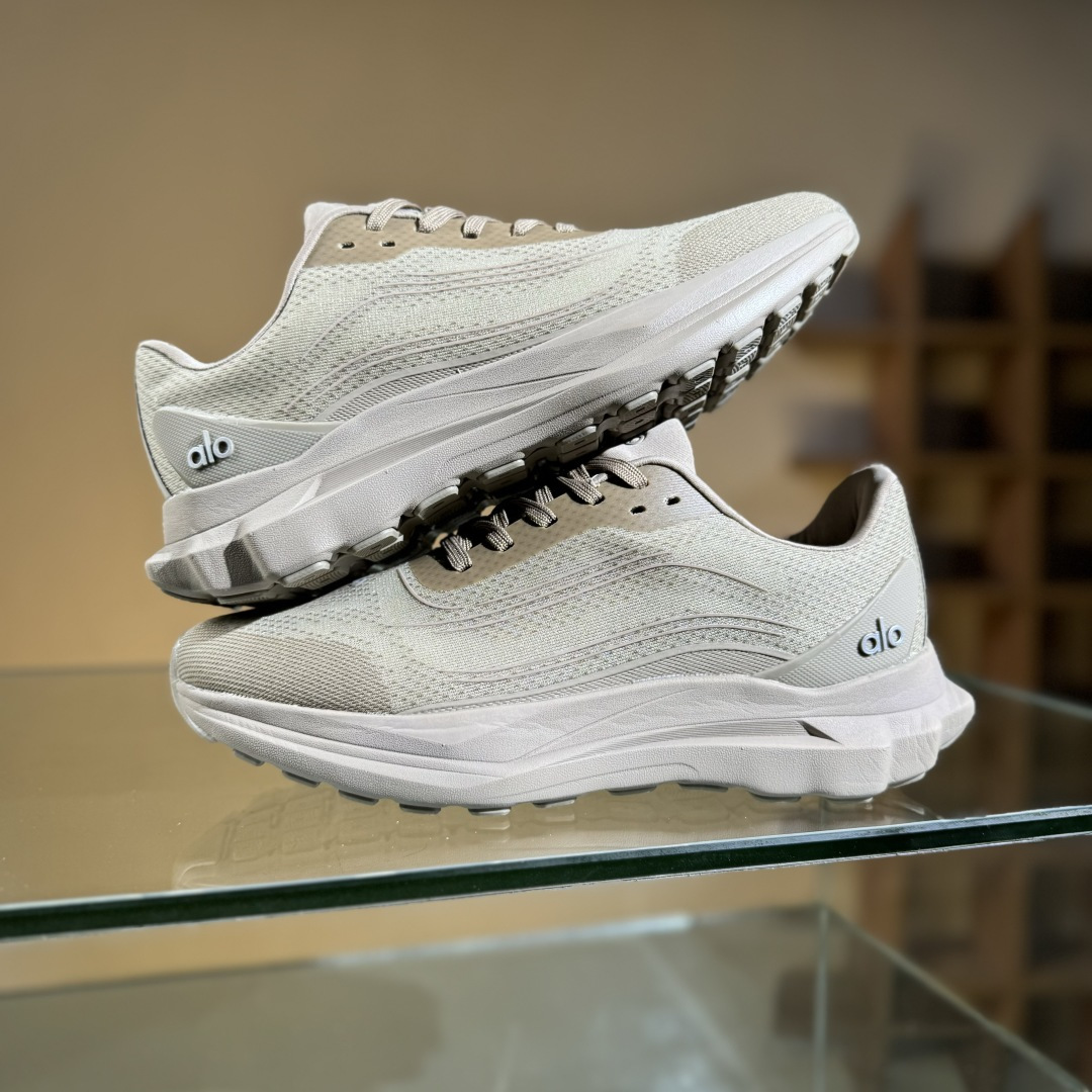 alo yoga Alo Runner 舒适百搭防滑透气 低帮跑步鞋 A0590UCC-Chinese UA Cheap High Quatity Brand Clothes Bags handbags Sneakers wholesale wholesaler seller from China Factory suppliers Fashion Clothing Shoes best Quality Beautiful Price alo yoga Alo Runner 舒适百搭防滑透气 低帮跑步鞋 A0590UCC