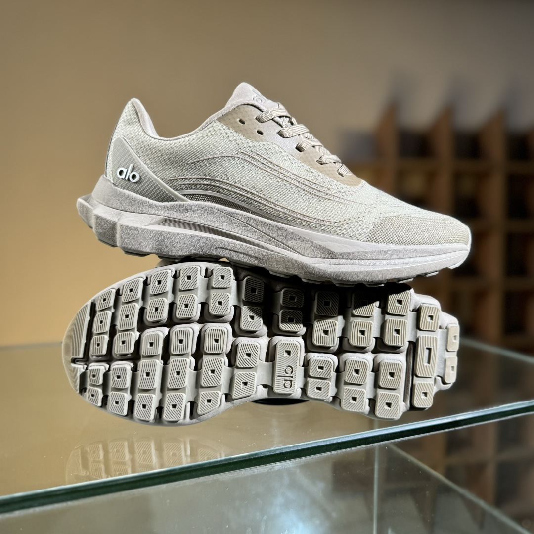 alo yoga Alo Runner 舒适百搭防滑透气 低帮跑步鞋 A0590UCC-Chinese UA Cheap High Quatity Brand Clothes Bags handbags Sneakers wholesale wholesaler seller from China Factory suppliers Fashion Clothing Shoes best Quality Beautiful Price alo yoga Alo Runner 舒适百搭防滑透气 低帮跑步鞋 A0590UCC