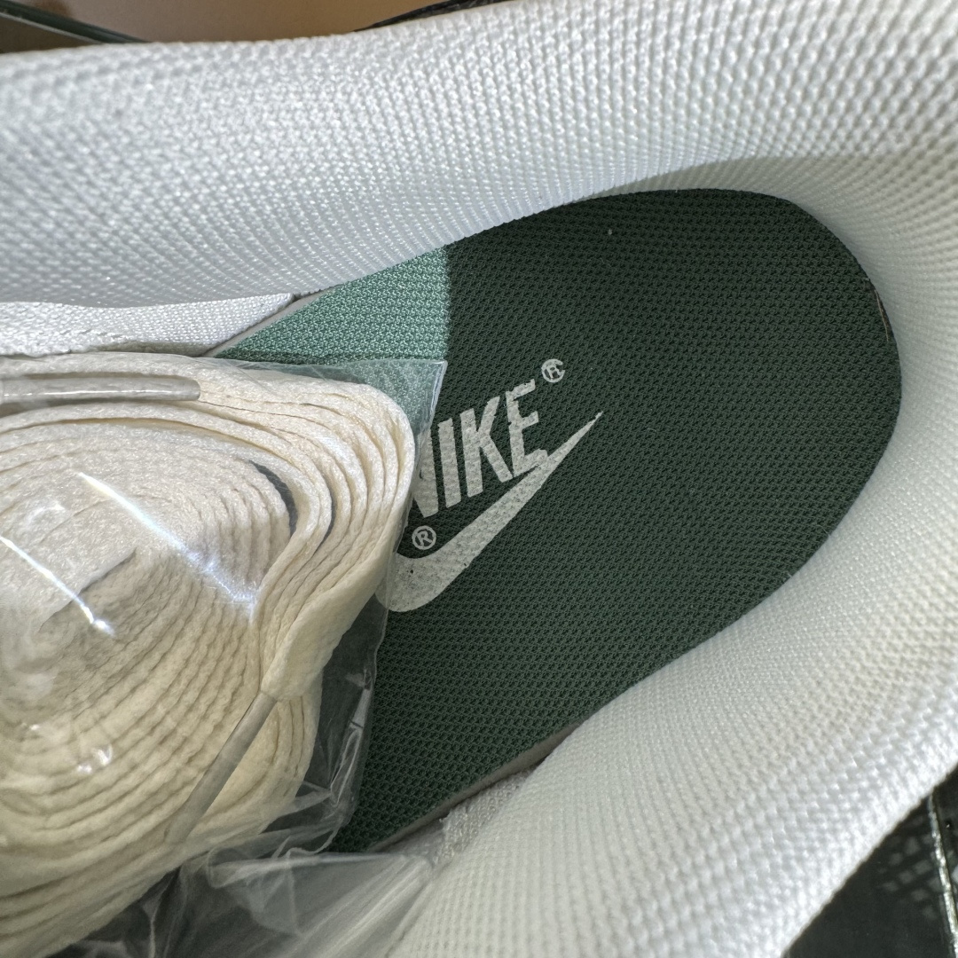 Nike SB Dunk Low x GUCCI 绿白小勾 XD1588-213