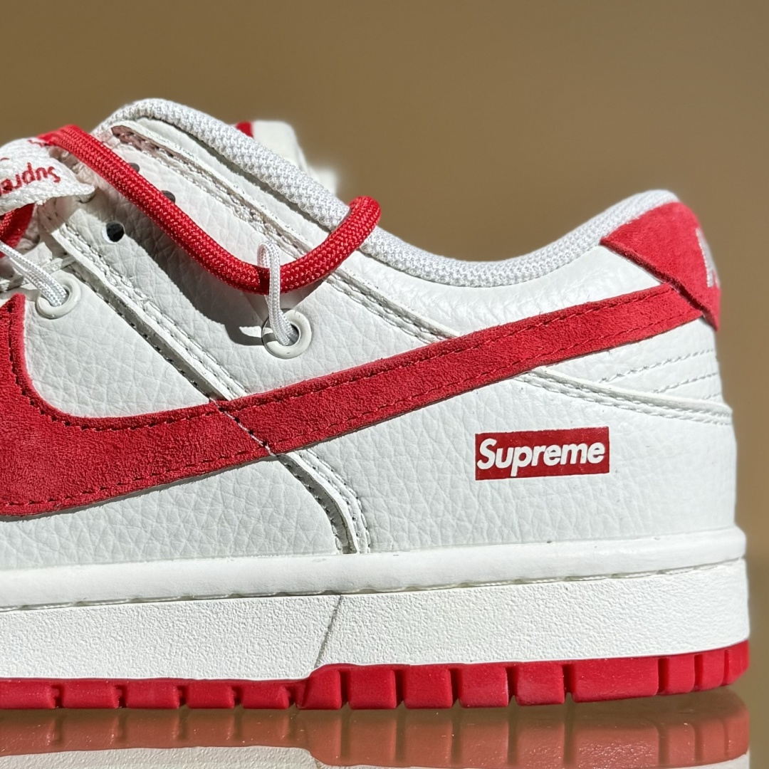 Nike SB Dunk Low x Supreme 白红小勾绑带 FX1588-401