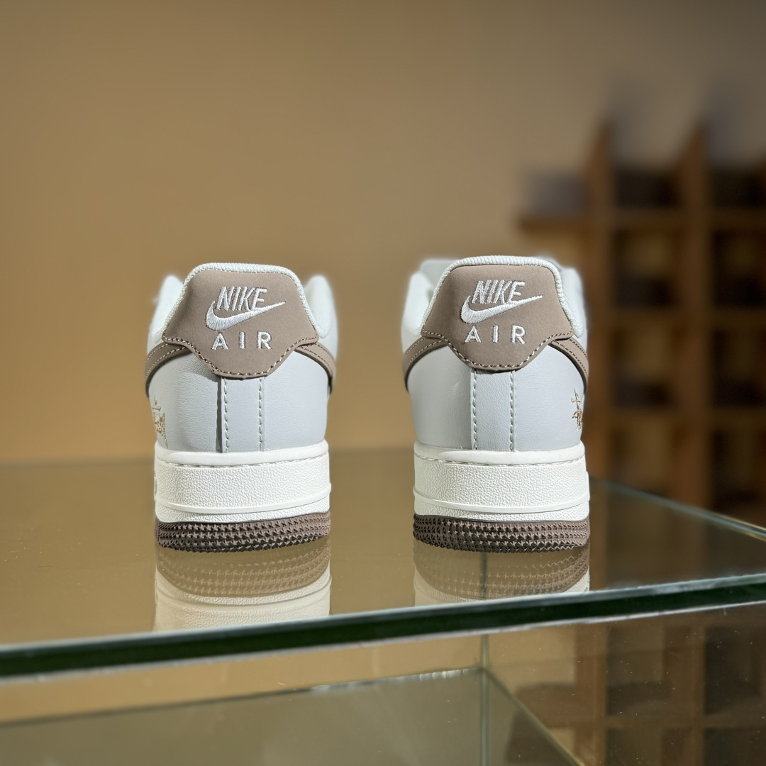 Nike Air Force 1'07 Low 斯图西联名 印花棕勾 空军一号低帮休闲板鞋 ZH2598-320