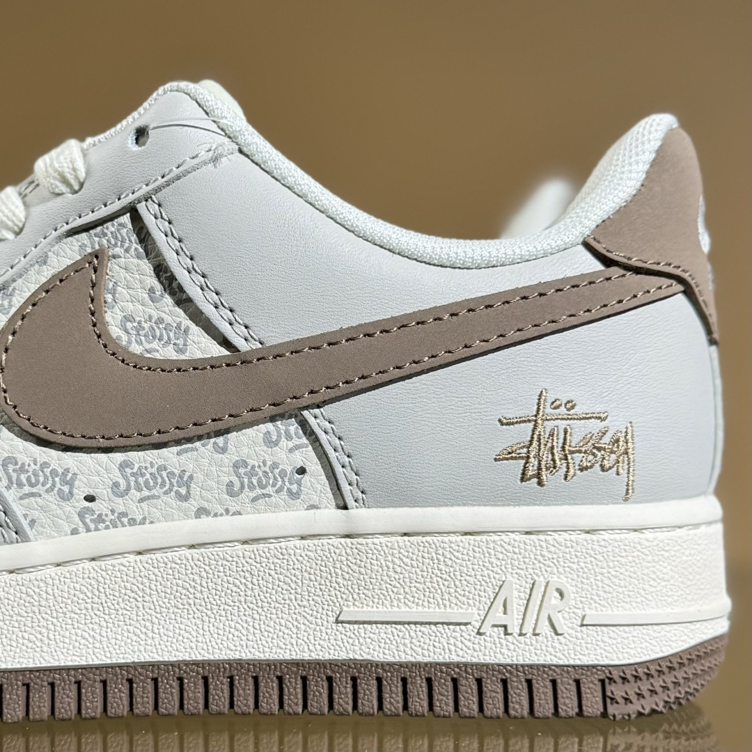 Nike Air Force 1'07 Low 斯图西联名 印花棕勾 空军一号低帮休闲板鞋 ZH2598-320