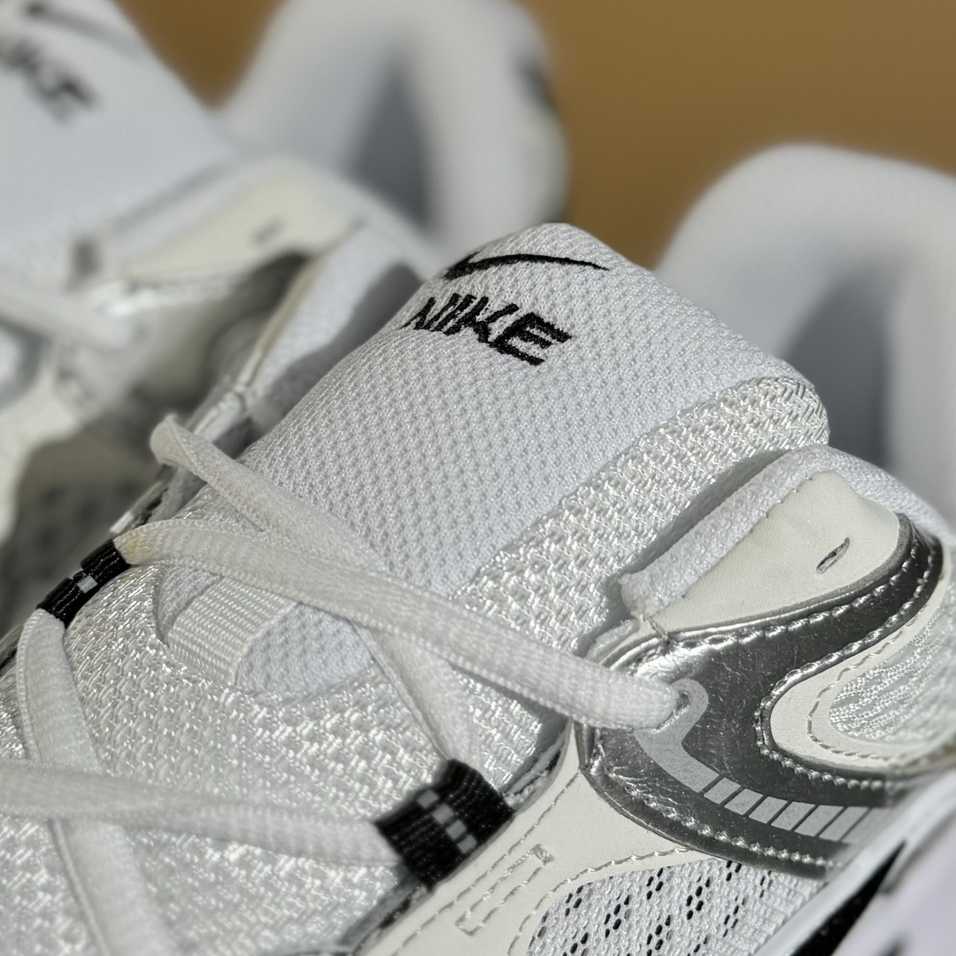 Nike V5 RNR 舒适百搭防滑耐磨 低帮跑步鞋 HQ7901-107