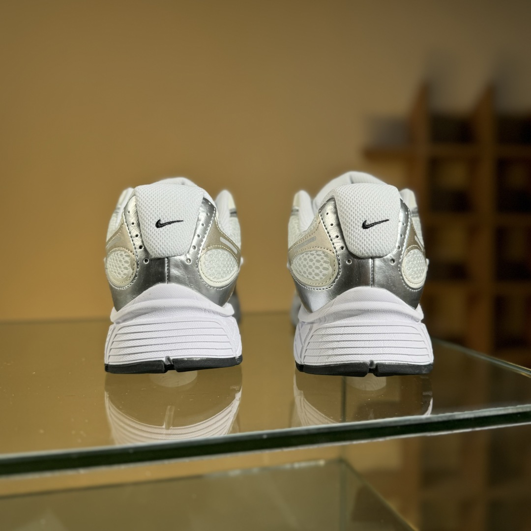 Nike V5 RNR 舒适百搭防滑耐磨 低帮跑步鞋 HQ7901-107