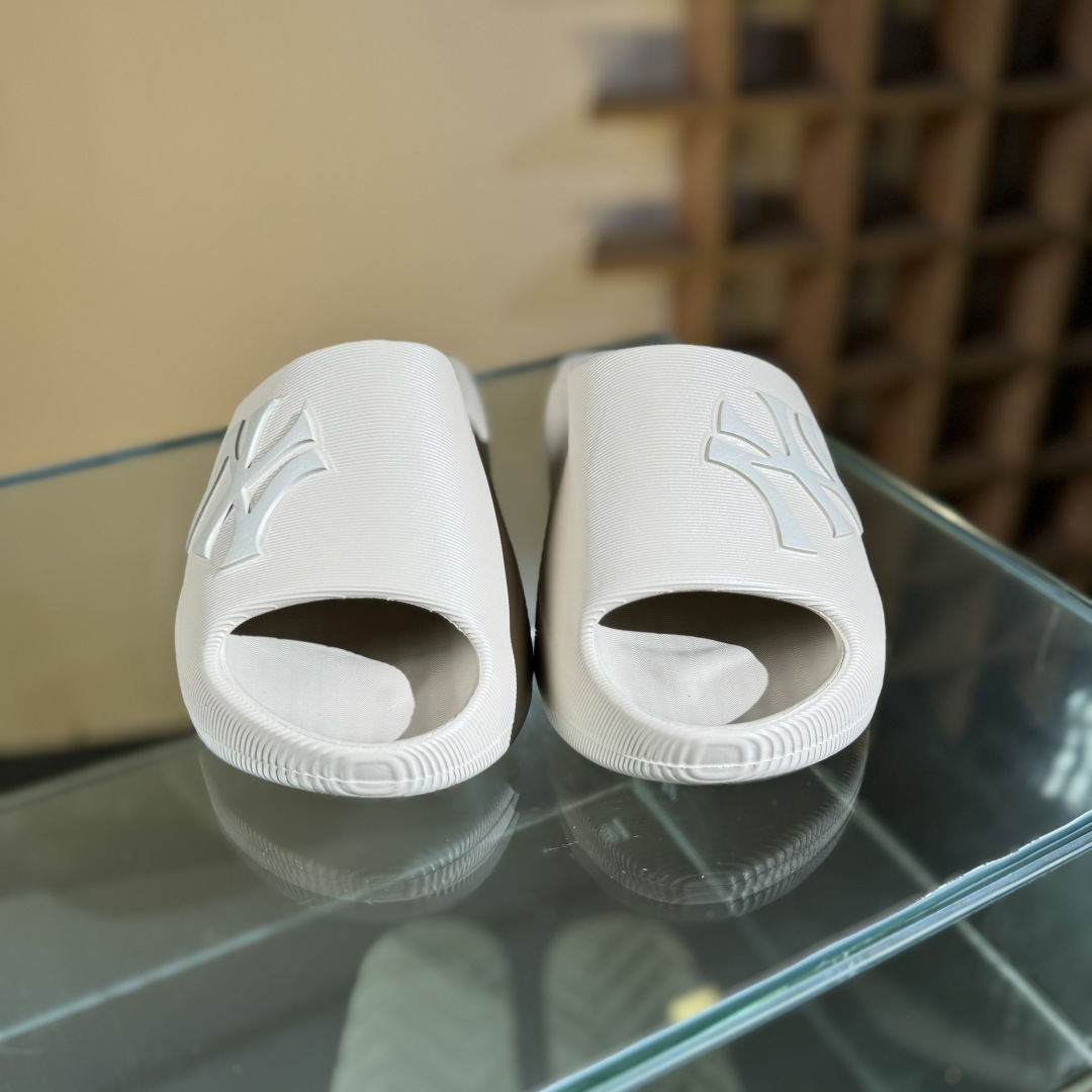 NY MLB Skipper Slide 纽约洋基队 夏季休闲拖鞋 3ALPS015350