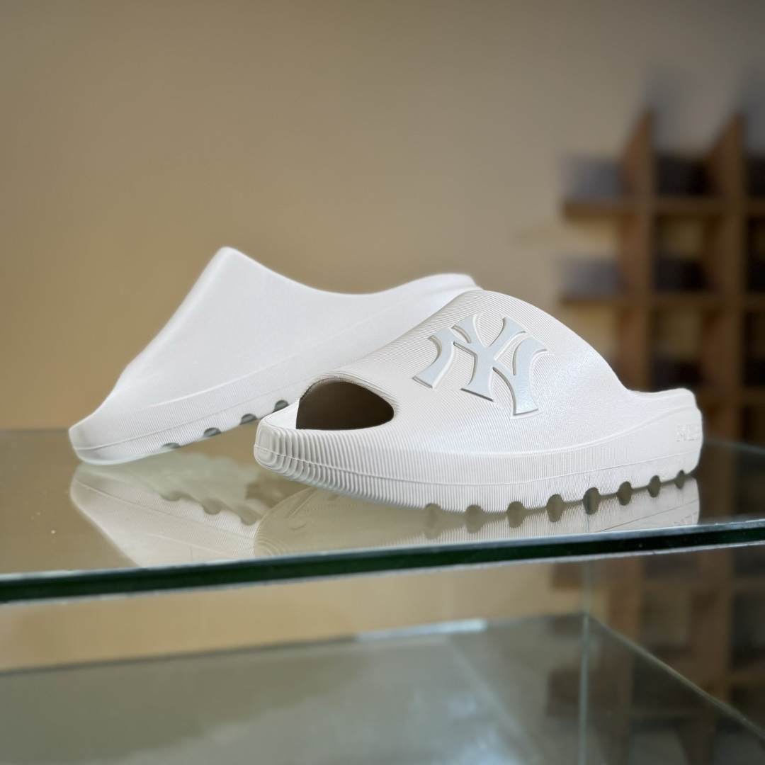 NY MLB Skipper Slide 纽约洋基队 夏季休闲拖鞋 3ALPS015350