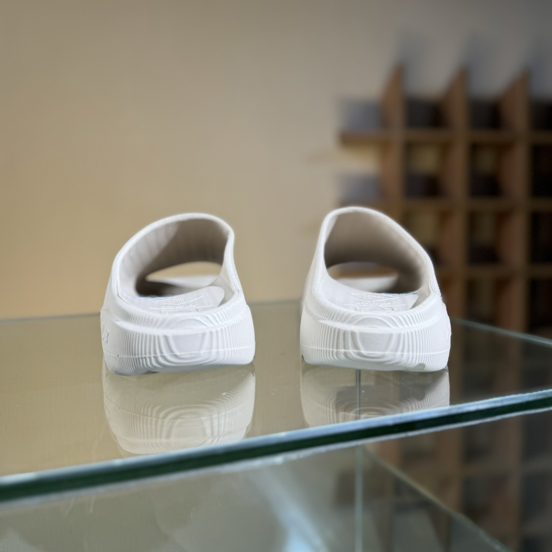 NY MLB Skipper Slide 纽约洋基队 夏季休闲拖鞋 3ALPS015350