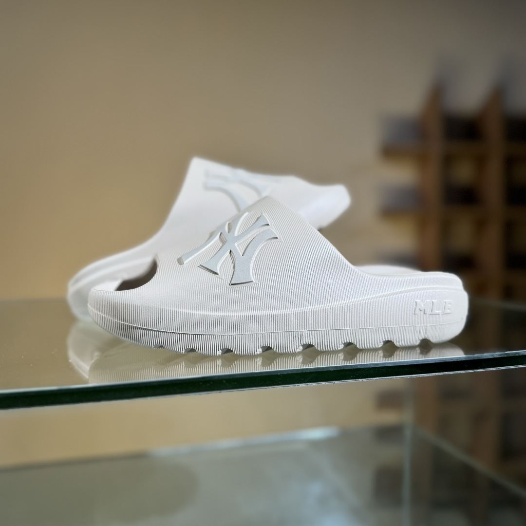 NY MLB Skipper Slide 纽约洋基队 夏季休闲拖鞋 3ALPS015350