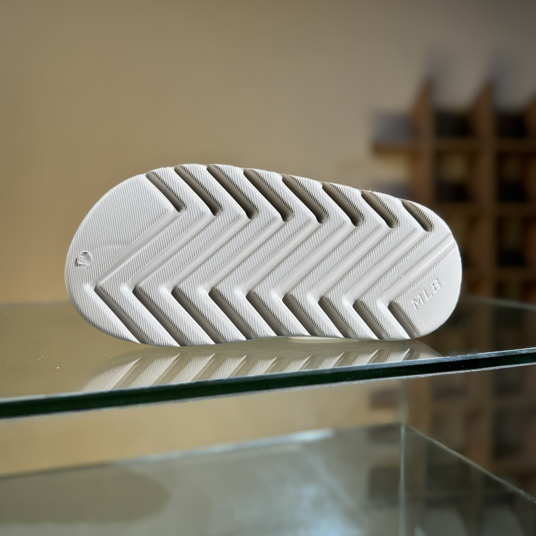 NY MLB Skipper Slide 纽约洋基队 夏季休闲拖鞋 3ALPS015350