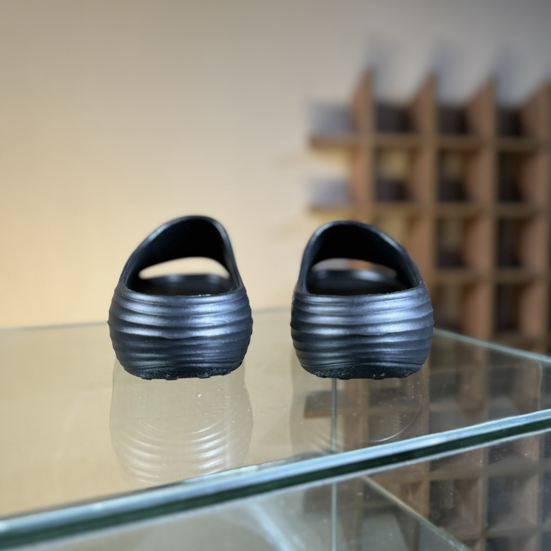 Nike ReactX Rejuven8 耐克夏日穿搭凉鞋 HV4479-011