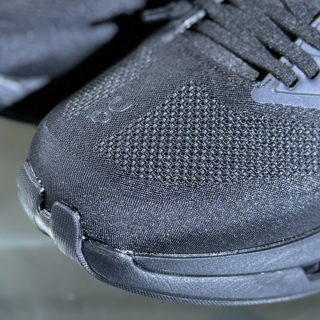 KITH x On昂跑 联名跑鞋黑色