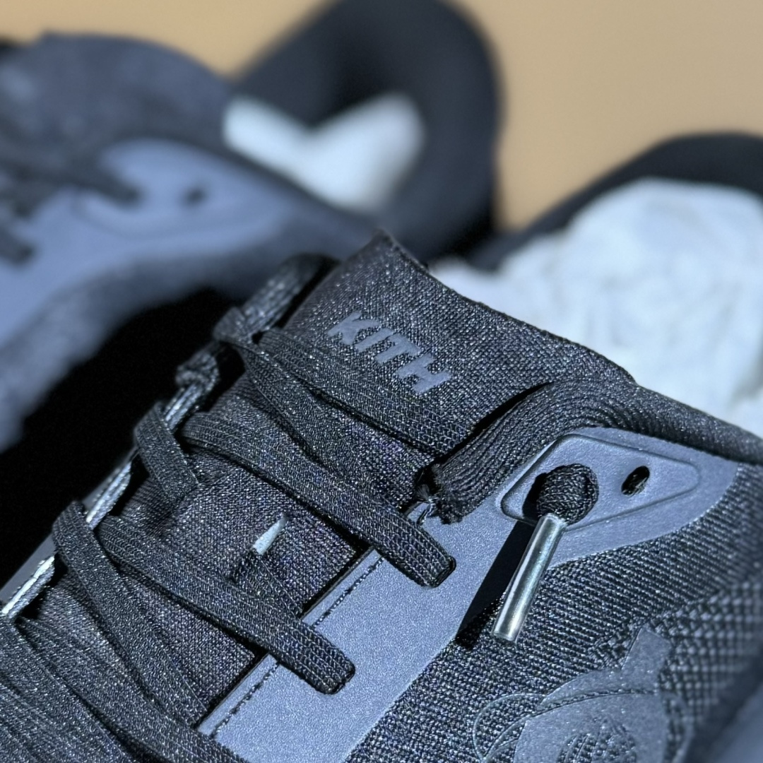 KITH x On昂跑 联名跑鞋黑色