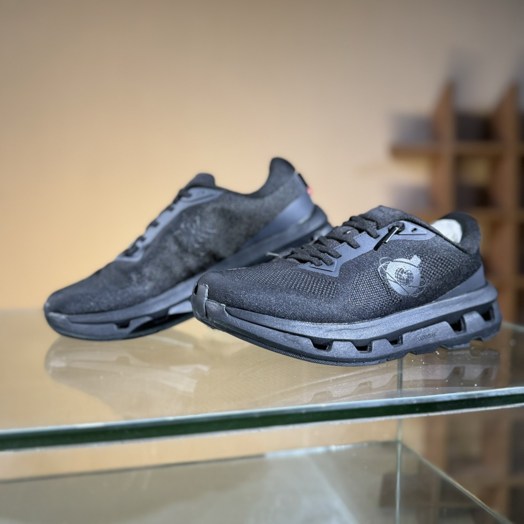 KITH x On昂跑 联名跑鞋黑色