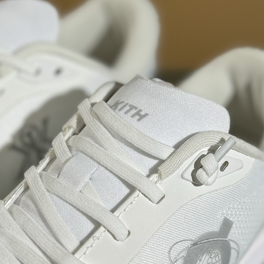 KITH x On昂跑 联名跑鞋白色