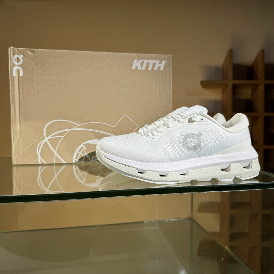 KITH x On昂跑 联名跑鞋白色