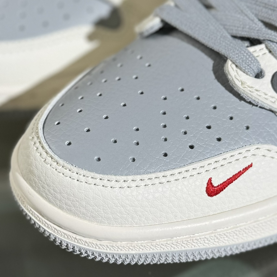 Travis Scott x Fragment Design x Air Jordan 1 Low SP AJ1 乔1 多重灰勾 低帮文化休闲板鞋 XS7089-598