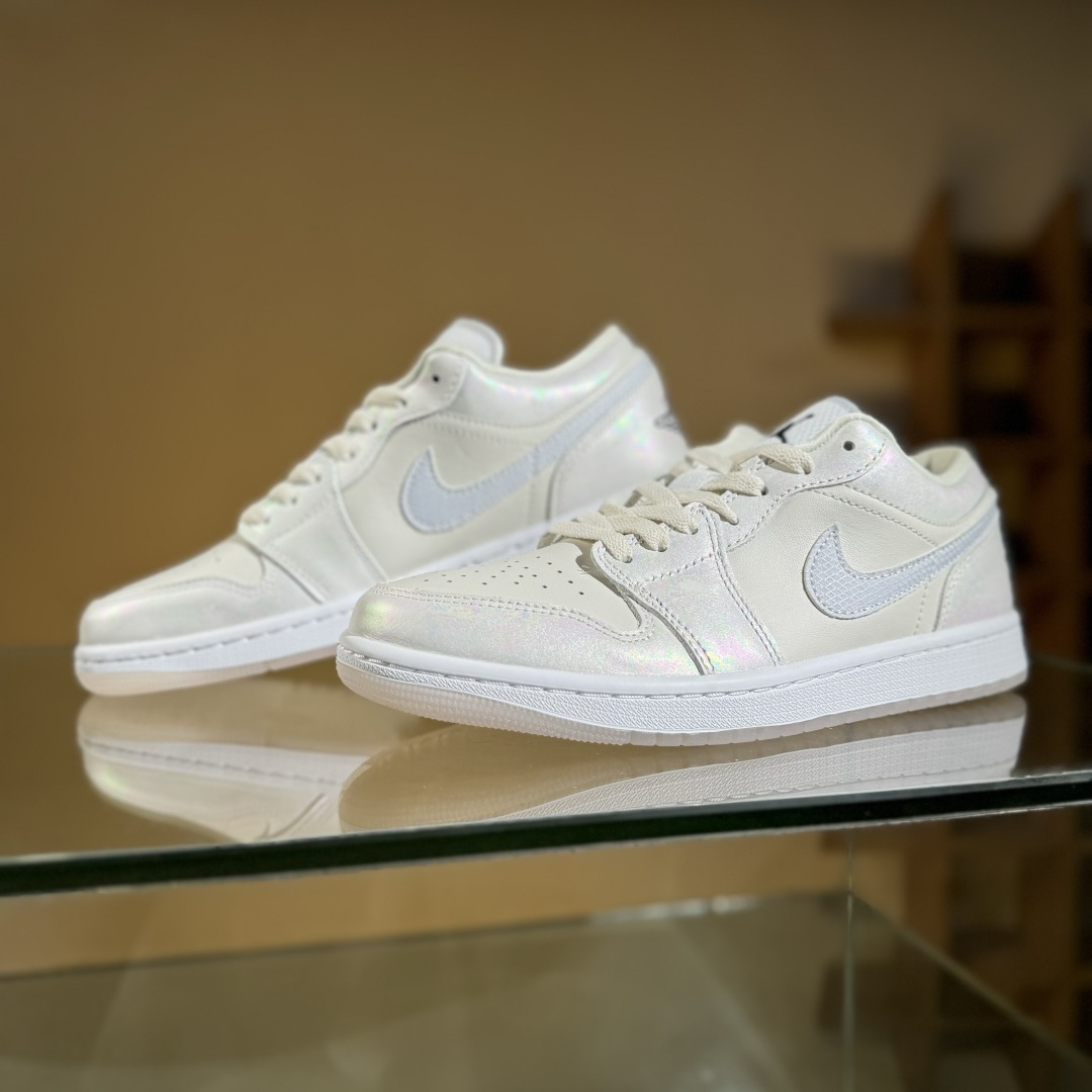 DT版 Air Jordan 1 Low ”Year of the Snake 2025” AJ1 乔1米白幻彩珠光 低帮文化篮球鞋 HF4080-001