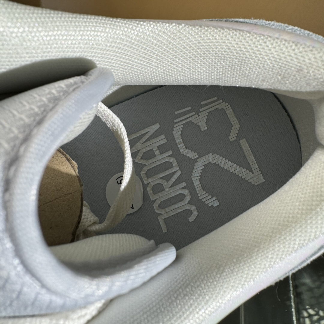 DT版 Air Jordan 1 Low ”Year of the Snake 2025” AJ1 乔1米白幻彩珠光 低帮文化篮球鞋 HF4080-001