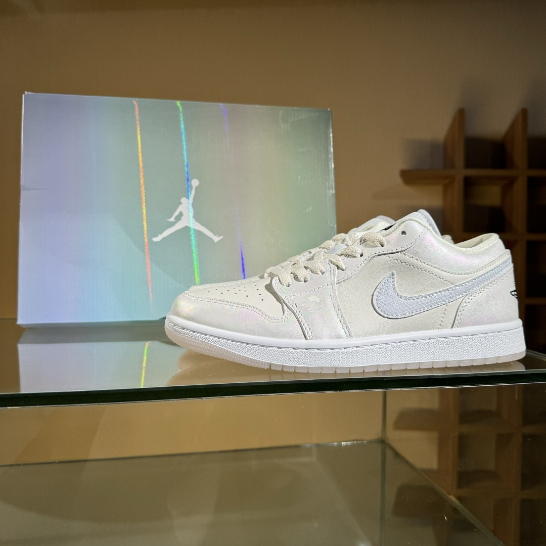 DT版 Air Jordan 1 Low ”Year of the Snake 2025” AJ1 乔1米白幻彩珠光 低帮文化篮球鞋 HF4080-001