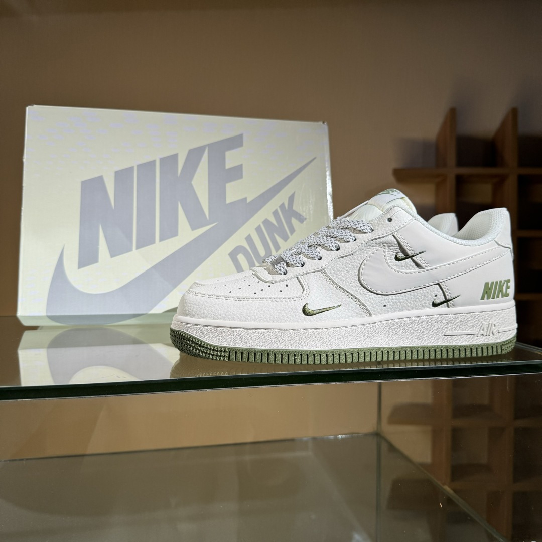 Nike Air Force 1'07 Low 耐克联名 绿小三勾 空军一号低帮休闲板鞋 XX3168-182