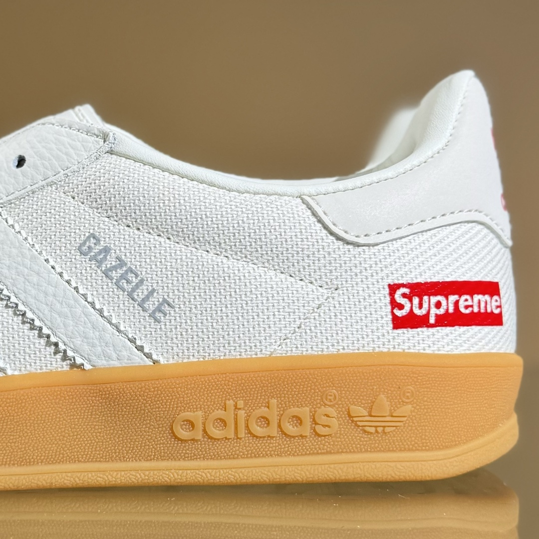 Adidas三叶草SAMBA x Supreme 白红 休闲板鞋 SC9207-723-High Quatity Cheap Brand wholesale wholesaler seller Clothes Bags handbags Sneakers Top Fashion Clothing Shoes from China Factory Chinese suppliers best Quality Beautiful Price Adidas三叶草SAMBA x Supreme 白红 休闲板鞋 SC9207-723