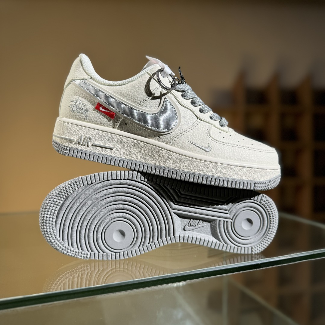 Nike Air Force 1'07 Low 斯图西联名 灰银勾 空军一号低帮休闲运动板鞋 XX3168-209