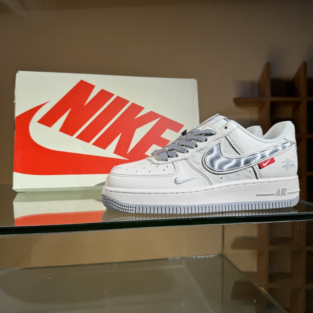 Nike Air Force 1'07 Low 斯图西联名 灰银勾 空军一号低帮休闲运动板鞋 XX3168-209