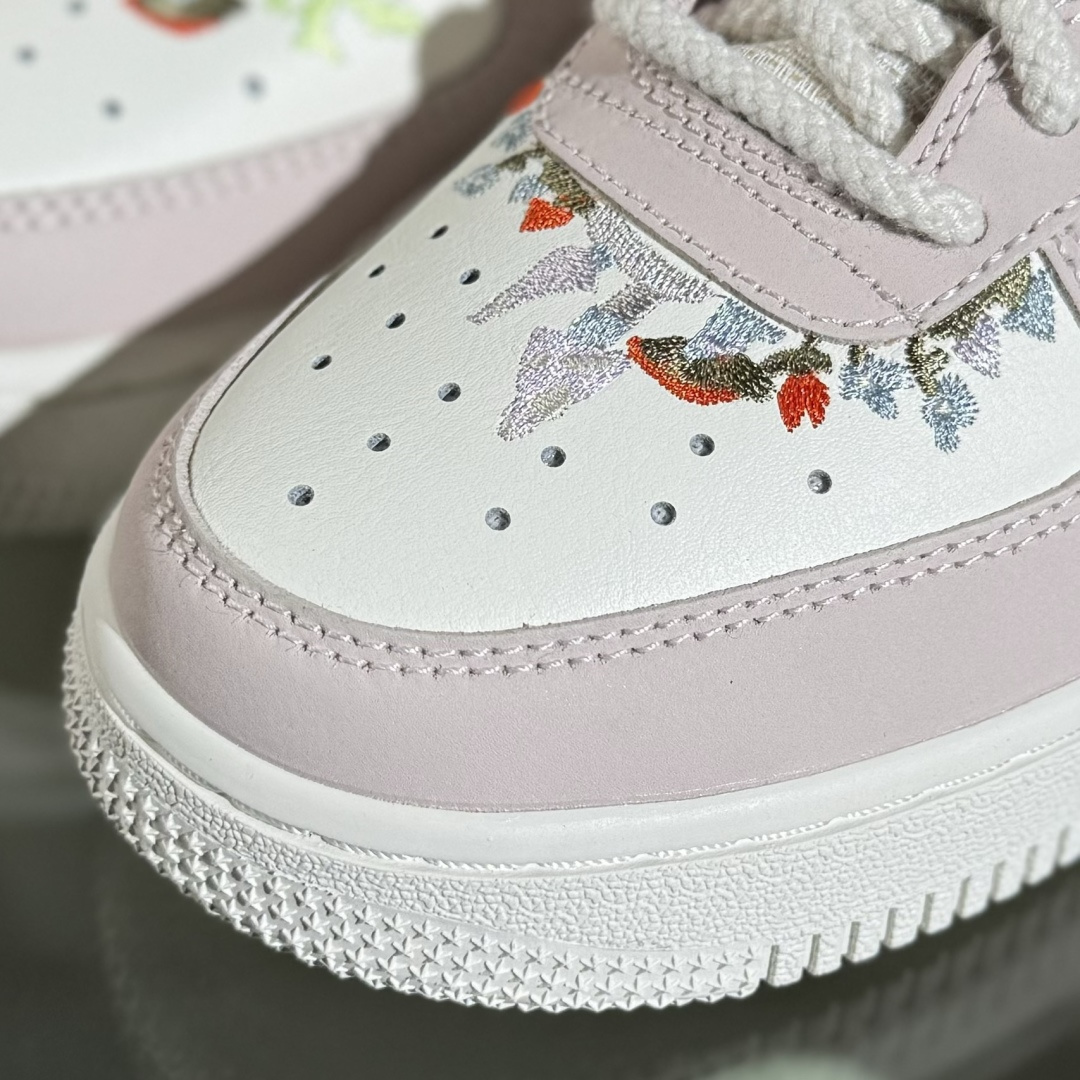 Nike Air Force 1 Low 粉白 IB8874-111
