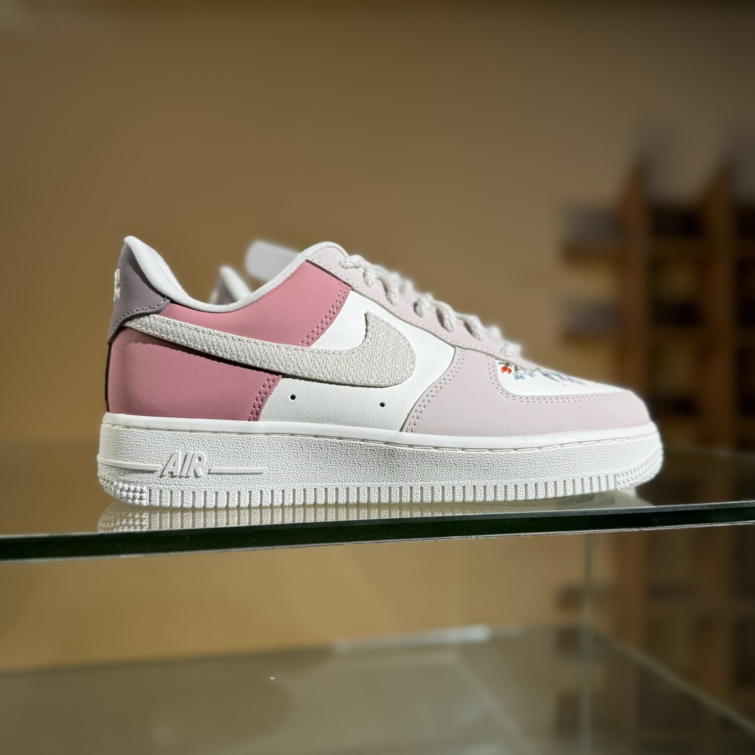 Nike Air Force 1 Low 粉白 IB8874-111