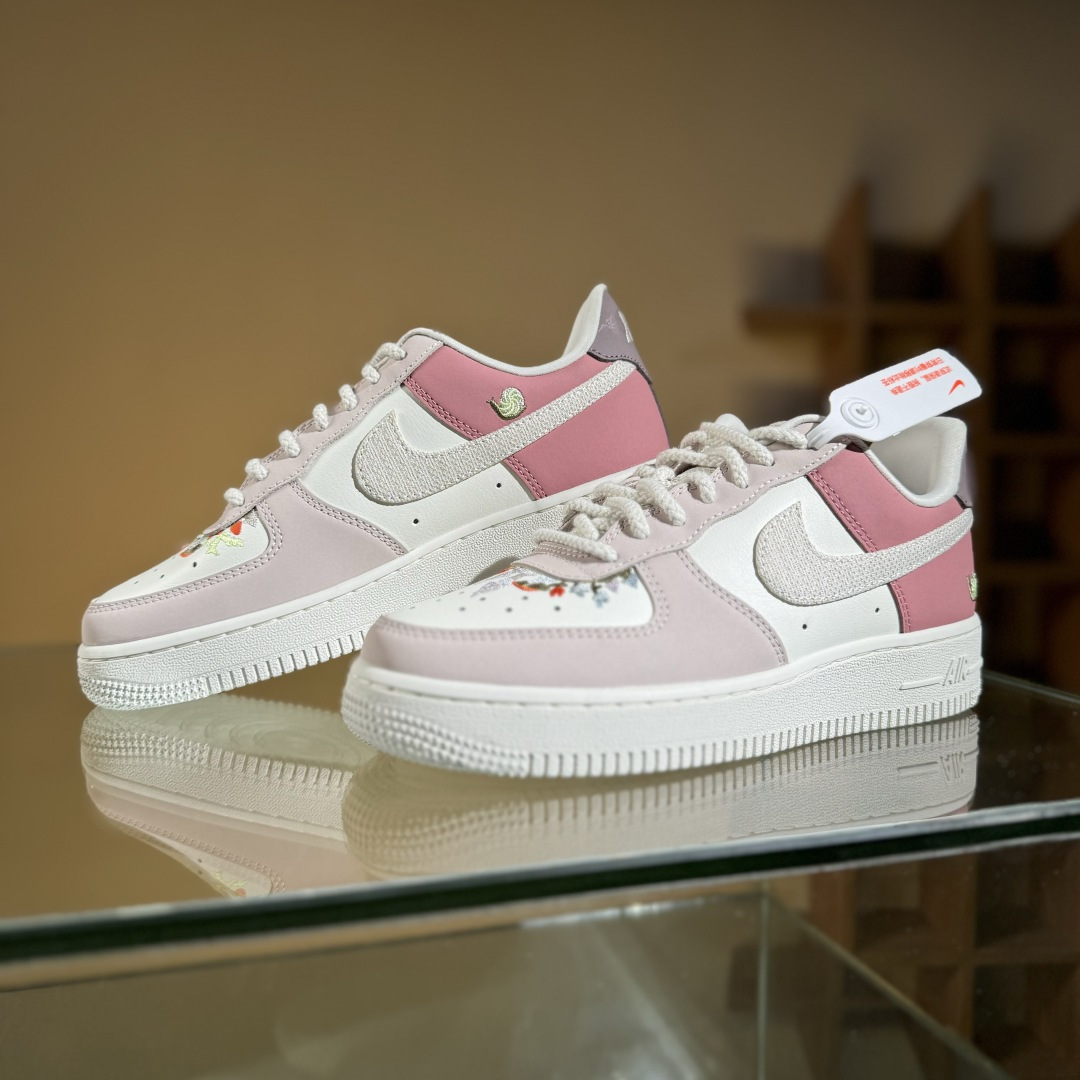 Nike Air Force 1 Low 粉白 IB8874-111