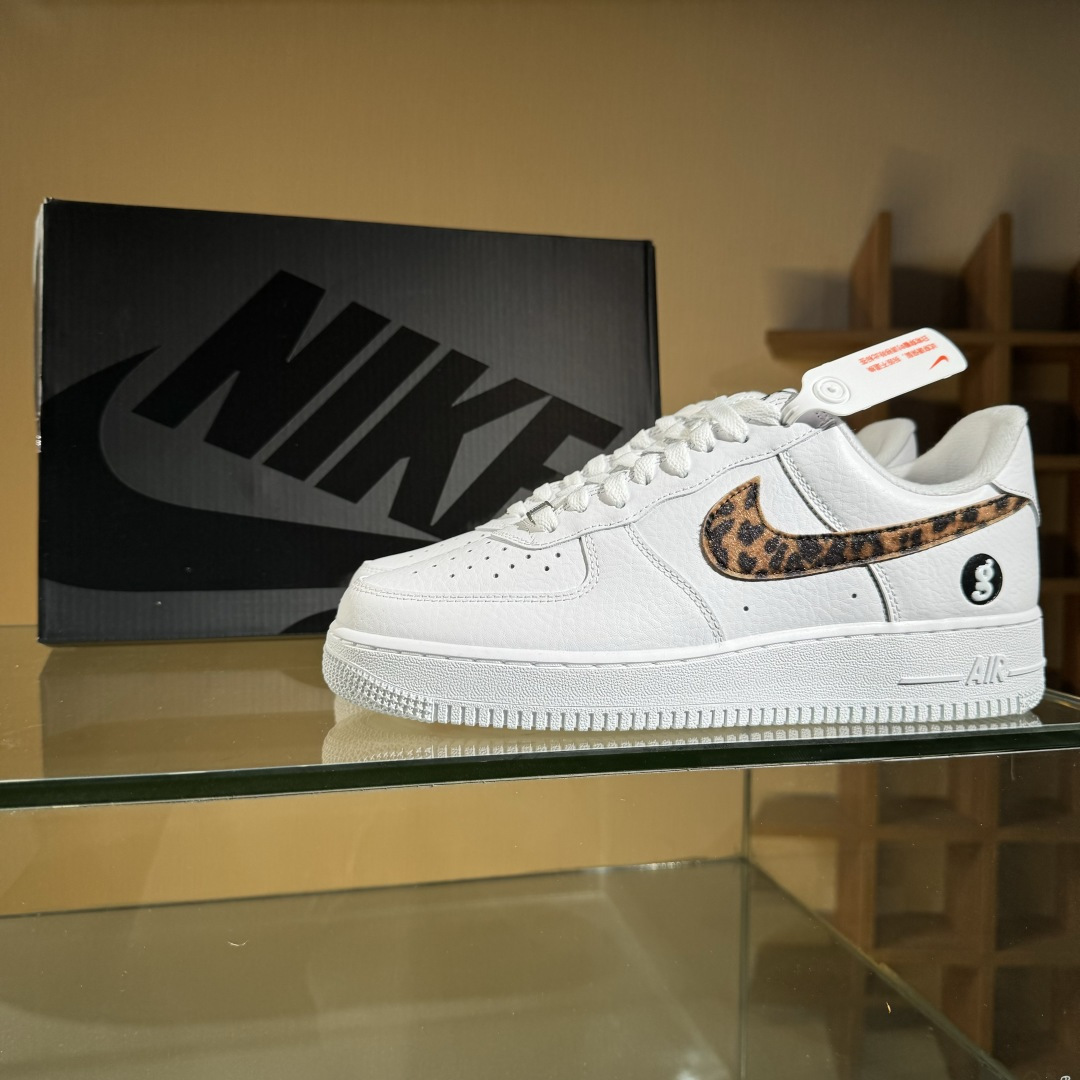 220 Nike Air Force 1'07 Low 空军一号低帮休闲板鞋 IM3483-100