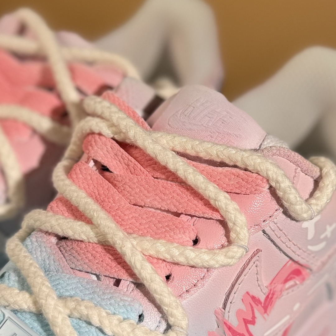 260 Nike Air Force 1'07 Low ”Purple Butterfly” 手绘涂鸦 粉蓝蛛心 空军一号低帮休闲运动板鞋 QX2032-707