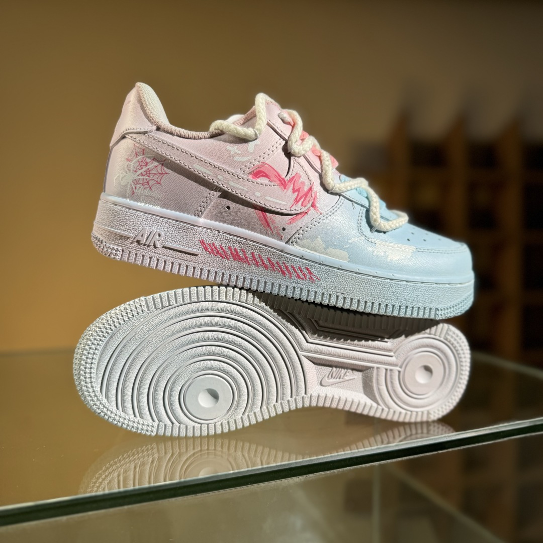260 Nike Air Force 1'07 Low ”Purple Butterfly” 手绘涂鸦 粉蓝蛛心 空军一号低帮休闲运动板鞋 QX2032-707