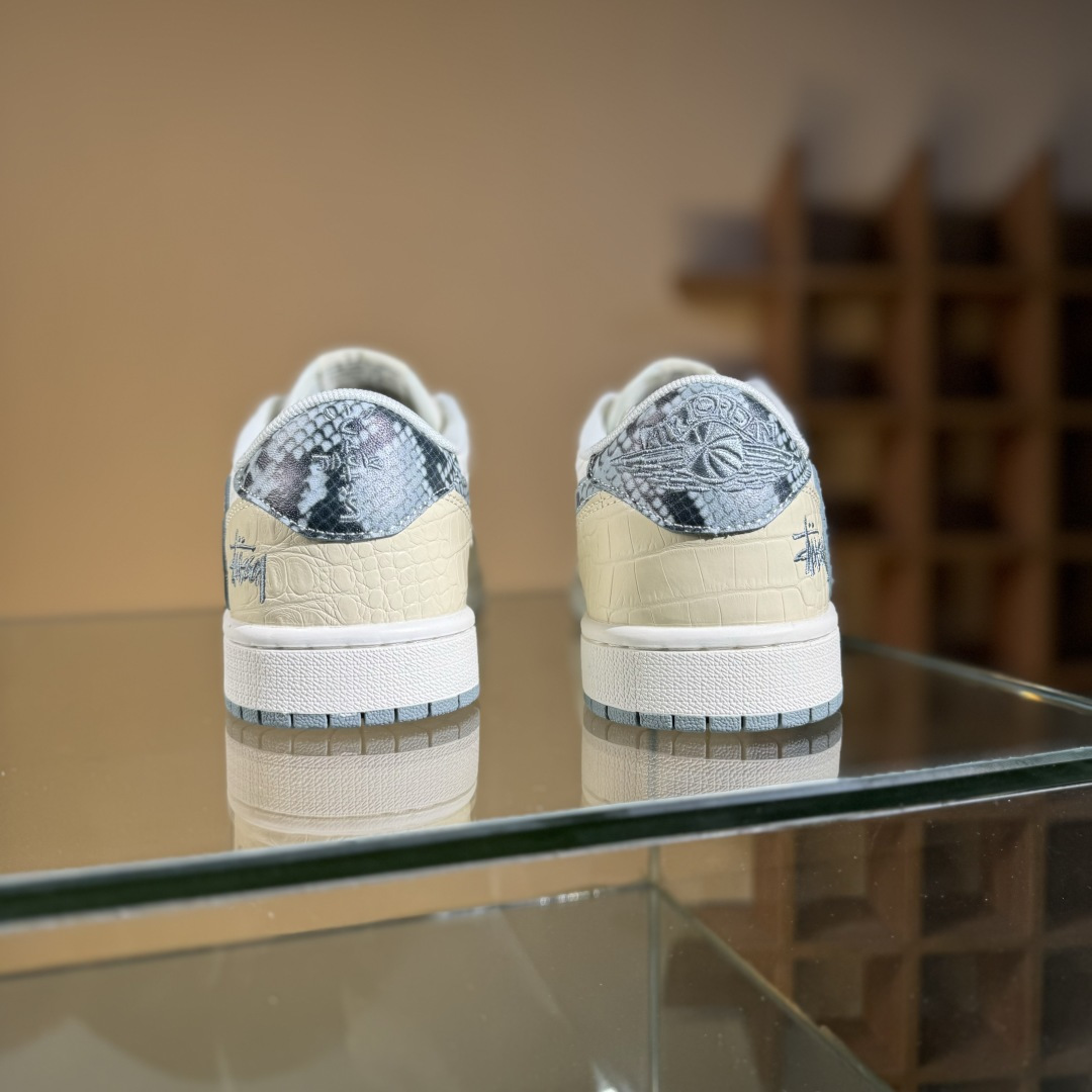 280 Travis Scott x Fragment Design x Air Jordan 1 Low OG SP AJ1 乔1 斯图西联名 灰黄蛇纹 低帮文化休闲板鞋 XS7089-621-Chinese UA Cheap High Quatity Brand Clothes Bags handbags Sneakers wholesale wholesaler seller from China Factory suppliers Fashion Clothing Shoes best Quality Beautiful Price 280 Travis Scott x Fragment Design x Air Jordan 1 Low OG SP AJ1 乔1 斯图西联名 灰黄蛇纹 低帮文化休闲板鞋 XS7089-621