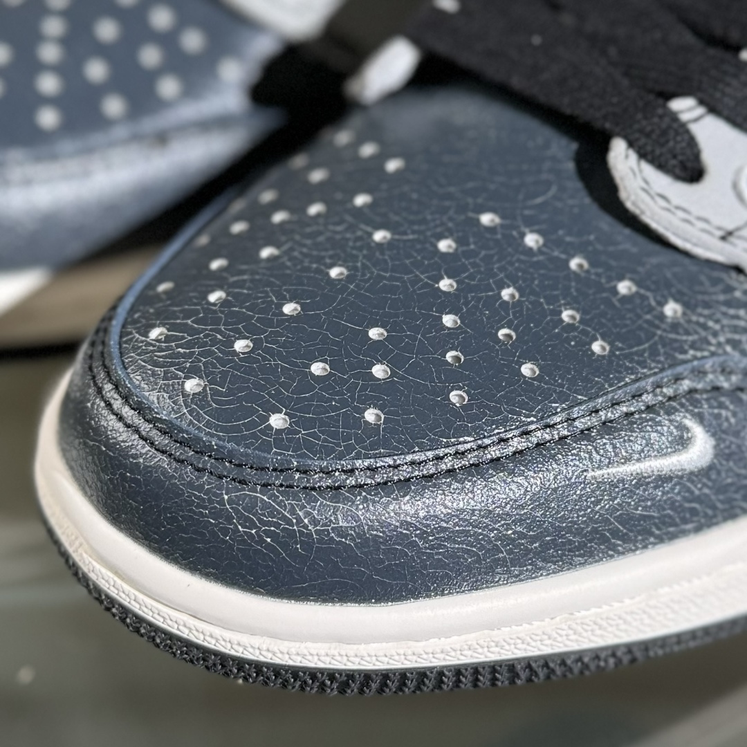 260 Travis Scott x Nike Air Jordan 1 Low x GUCCI Air Jordan 1 Low 反转黑灰小勾倒钩 XD0798-304