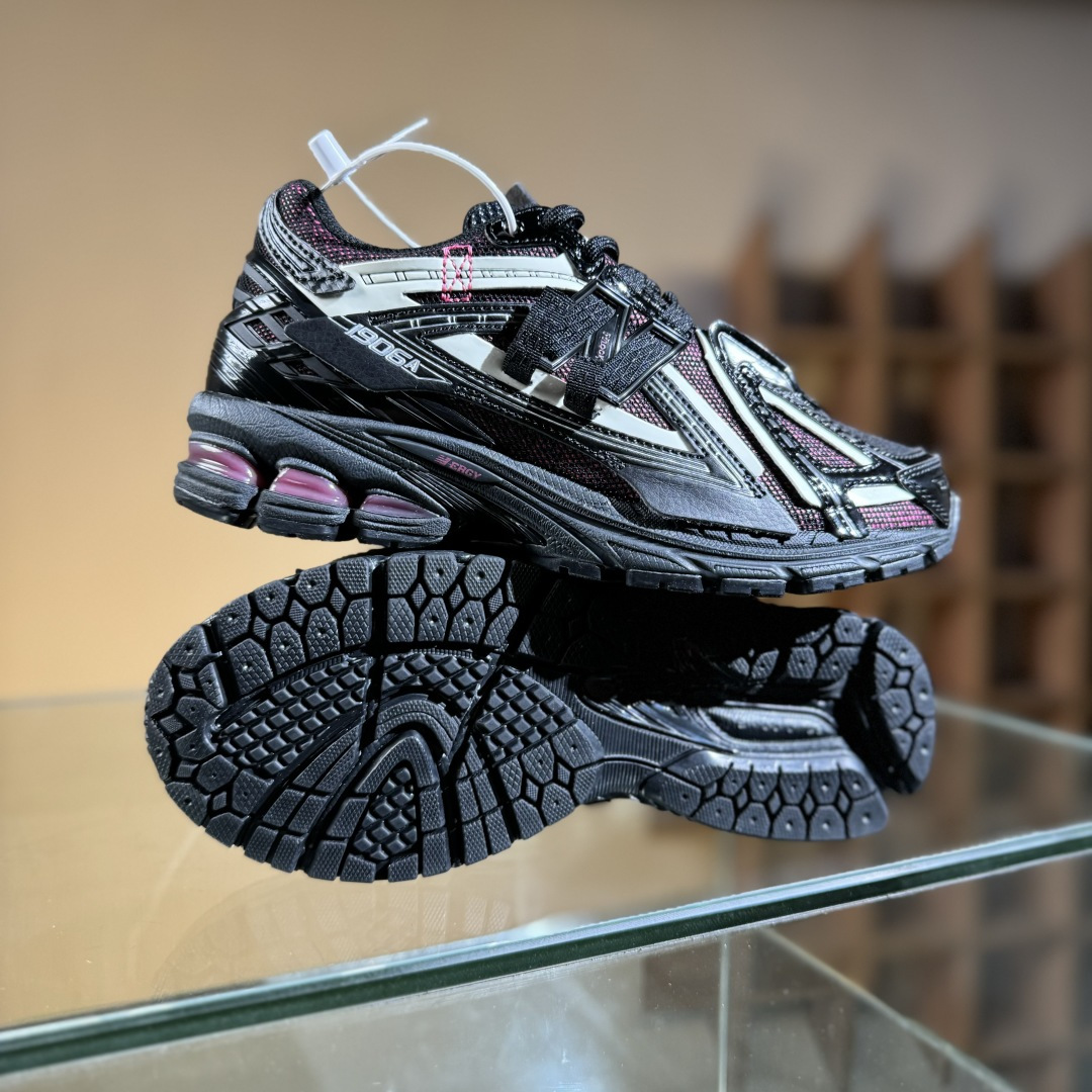 210 New Balance 1906系列复古老爹风休闲运动慢跑鞋 U1906AD