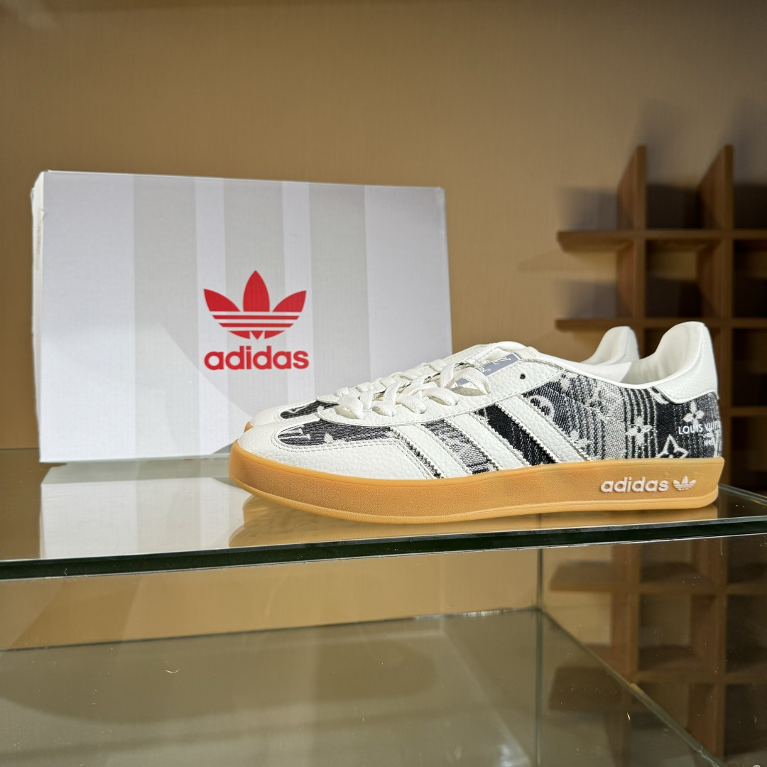 210 Adidas三叶草SAMBA OG x Louis Vuitton 白黑 休闲板鞋 SC9207-730