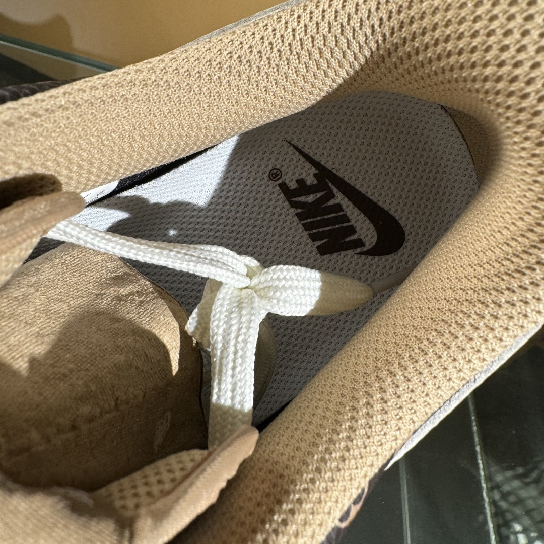 260 Nike Air Force 1'07 Low LV联名 咖啡棕小白勾 空军一号低帮休闲板鞋 LW9279-009-Chinese UA Cheap High Quatity Brand Clothes Bags handbags Sneakers wholesale wholesaler seller from China Factory suppliers Fashion Clothing Shoes best Quality Beautiful Price 260 Nike Air Force 1'07 Low LV联名 咖啡棕小白勾 空军一号低帮休闲板鞋 LW9279-009