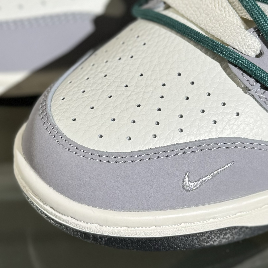 260 Nike SB Dunk Low x Stussy 灰白小勾绑带 FX1588-403