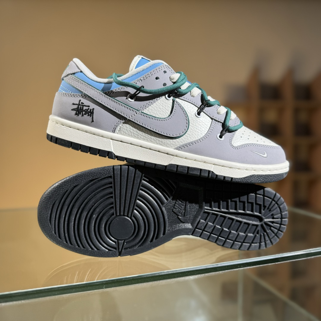 260 Nike SB Dunk Low x Stussy 灰白小勾绑带 FX1588-403