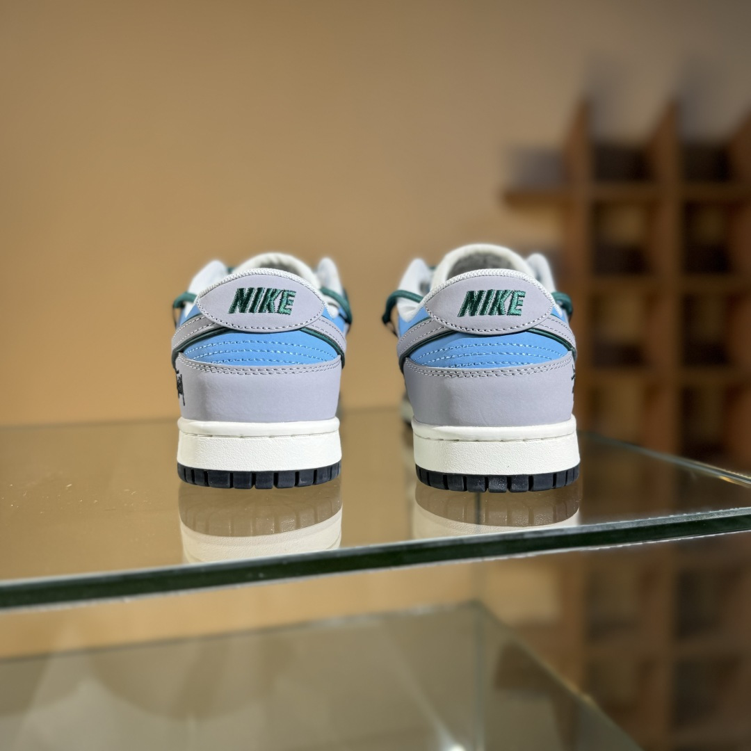 260 Nike SB Dunk Low x Stussy 灰白小勾绑带 FX1588-403